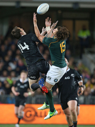 New Zealand's Ben Smith takes on Zane Kirchner for a high ball, New Zealand v South Africa, Rugby Championship, Freedom Cup, Eden Park, Auckland, New Zealand, September 14, 2013