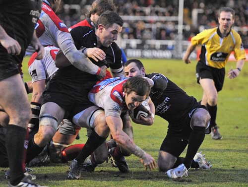 Gloucester's Rory Lawson goes over to score a try