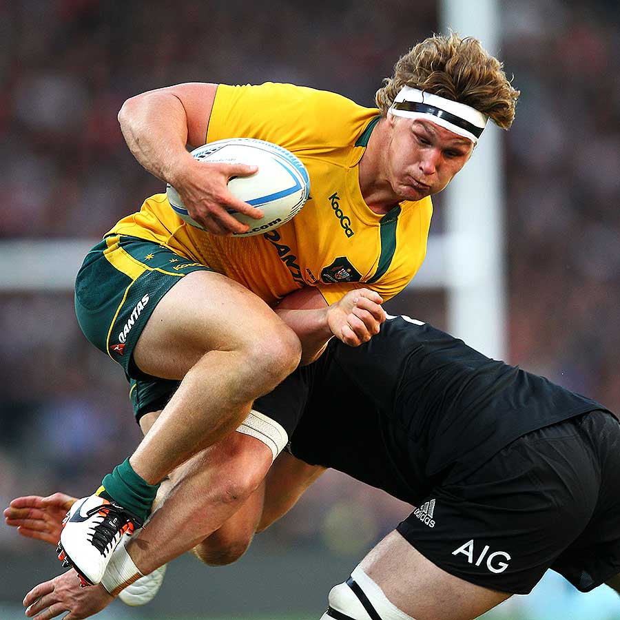 New Zealand's Jeremy Thrush tackles Michael Hooper