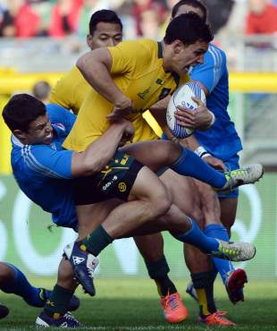 Australia's Matt Toomua makes some ground against Italy, Italy v Australia, Stadio Olimpico, November 9, 2013