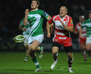 Rory Clegg and Mike Tindall have a foot race for a loose ball