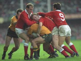 Australia's Peter Slattery finds himself at the centre of attention, Wales v Australia, 1991 World Cup, Cardiff Arms Park, 1991