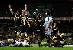 Wasps celebrate as Serge Betsen goes over to score a try, London Wasps v Leinster, Heineken Cup, Twickenha,, London, England, January 17, 2009
