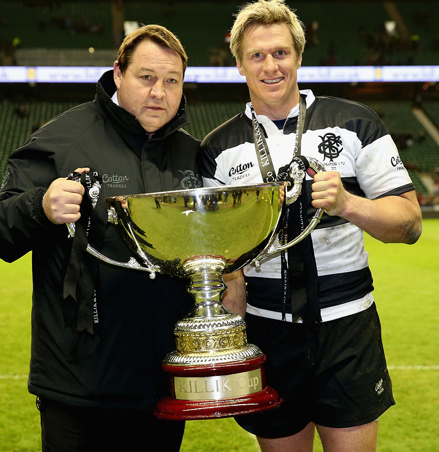 Steve Hansen and Jean de Villiers of the Barbarians pose with the Killik Cup 