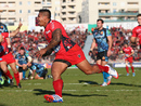 Toulon wing David Smith crosses to score Toulon's first try against Exeter