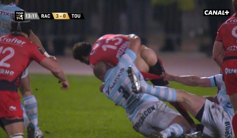An embarrassing moment in the Racing Metro v Toulon match