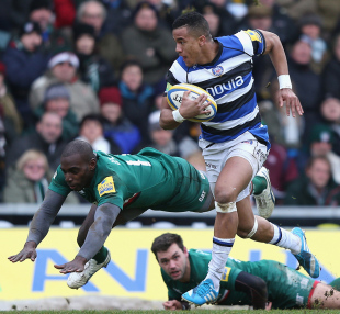 Bath's Anthony Watson evades the attention of Miles Benjamin on his way to scoring at Welford Road, Leicester Tigers v Bath Rugby, Aviva Premiership, Welford Road, Leicester, January 5, 2014