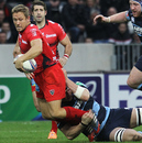 Jonny Wilkinson looks to escape the attentions of a Cardiff Blues tackle