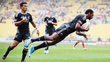 George Tilsley dives over against Canada, New Zealand v Canada, IRB Sevens World Series, Wellington, February 8, 2014