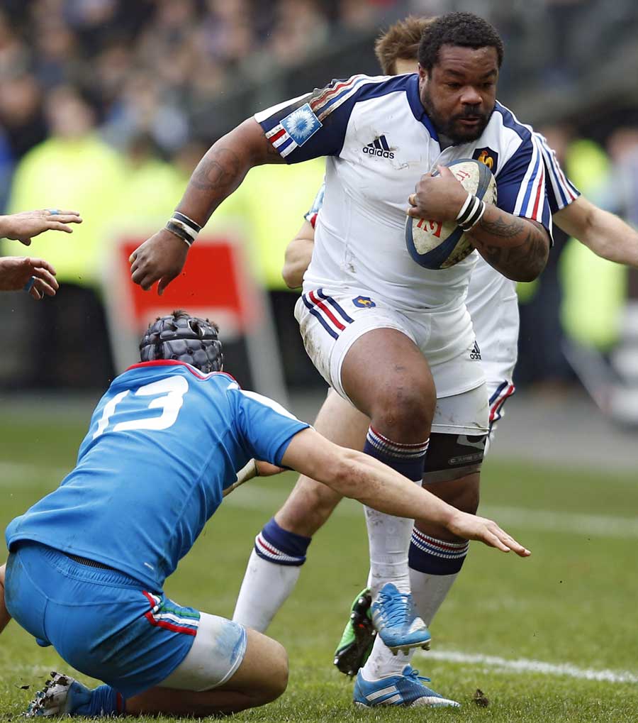 France's Mathieu Bastareaud on the charge