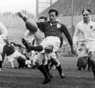 Jackie Kyle keeps England on their toes in 1957, Ireland v England, February 8, 1957
