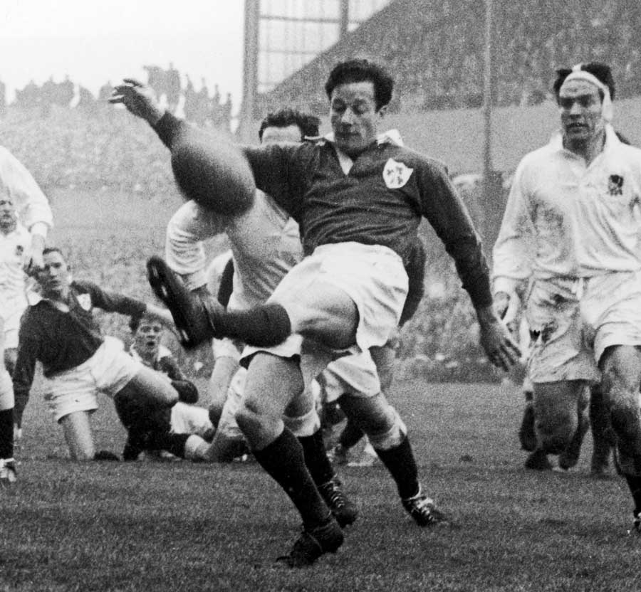 Jackie Kyle keeps England on their toes in 1957