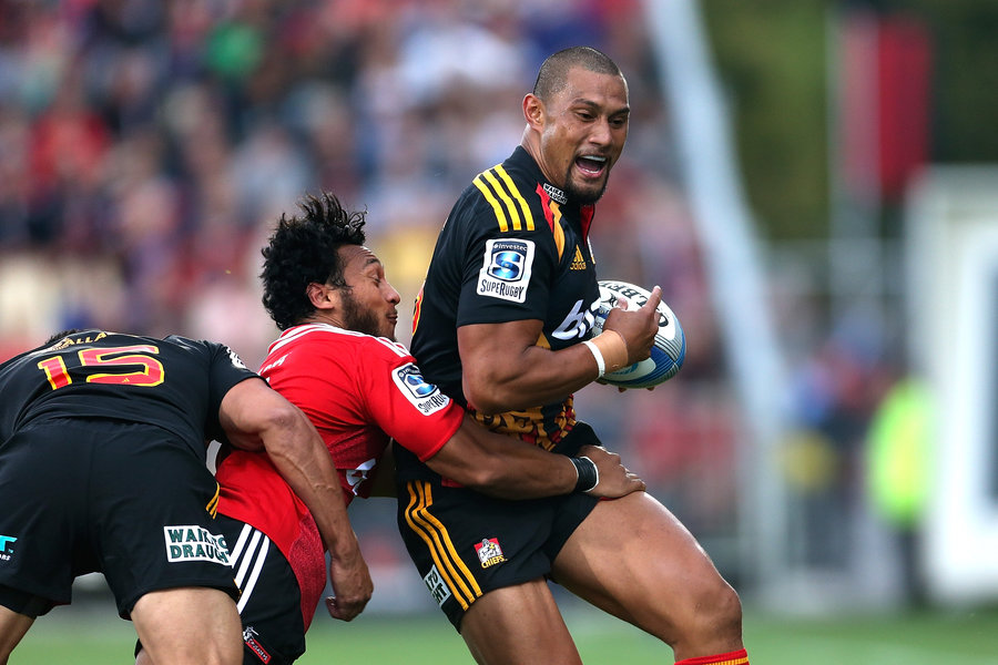 Robbie Fruean is chased down after making a line break,