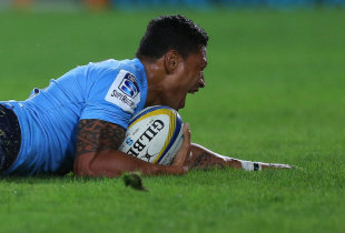 Israel Folau dives over to score a try for the Waratahs, Waratahs v Reds, Super Rugby, Round Three, ANZ Stadium, March 1, 2014
