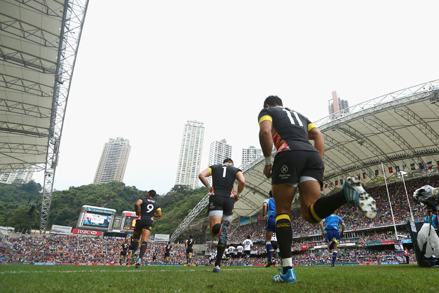 England take to the field for their semi-final against Fiji