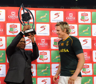 Jean de Villiers receives the trophy from sports minister Fikile Mbalula, South Africa v Samoa, Pretoria, June 22, 2013 
