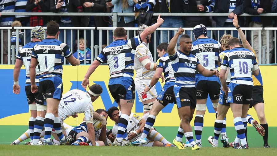 Bath enjoy Micky Young's try