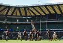 Saracens and Clermont contest a lineout