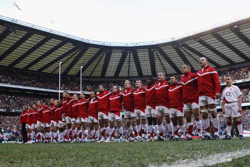 England sing the national anthem at Twickenham