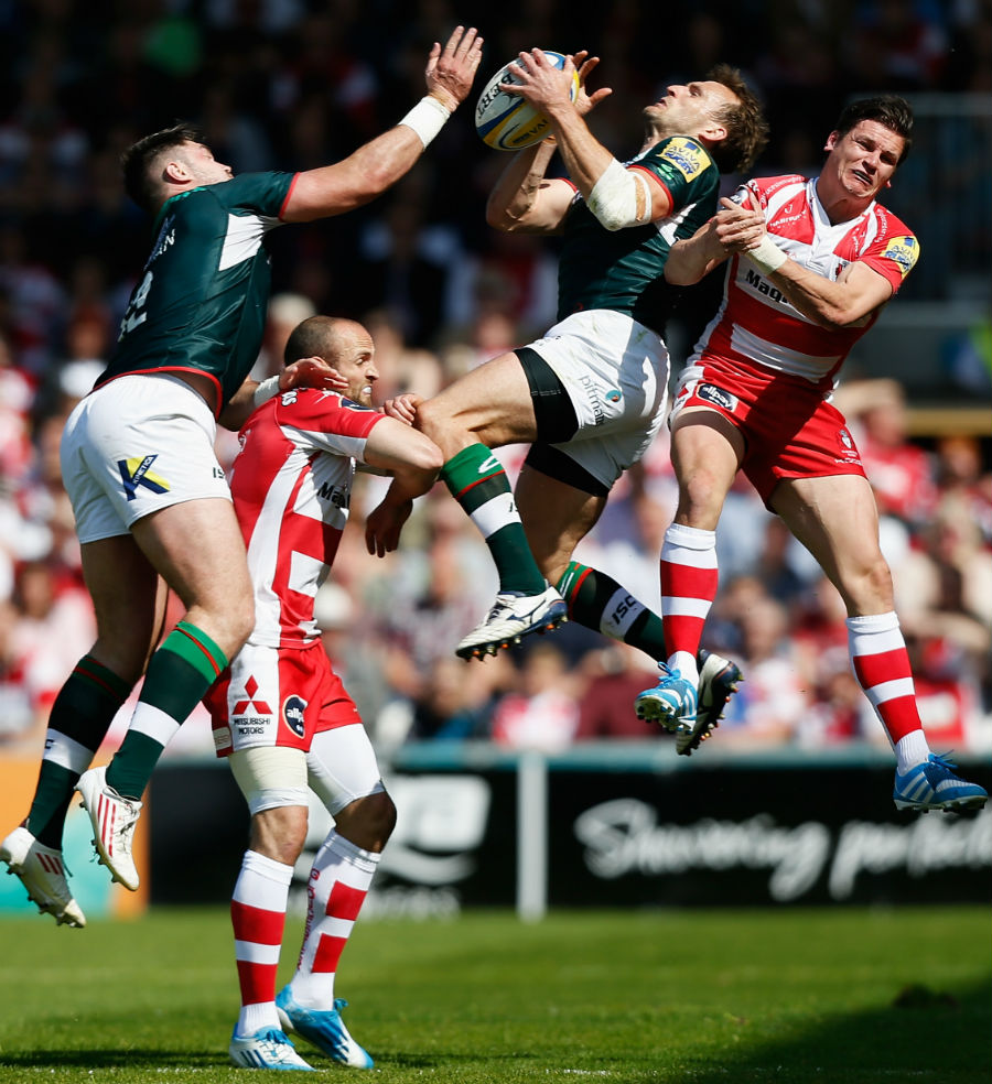 Eamonn Sheridan, Charlie Sharples, Andrew Fenby and Freddie Burns compete for a high ball