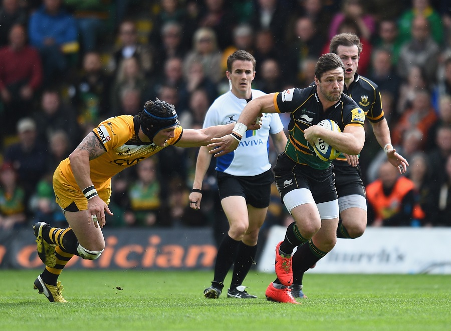 Ben Foden breaks with the ball