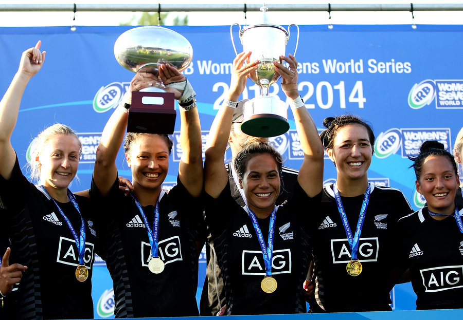 Huriana Manuel of New Zealand lifts the IRB Women's World Series trophy