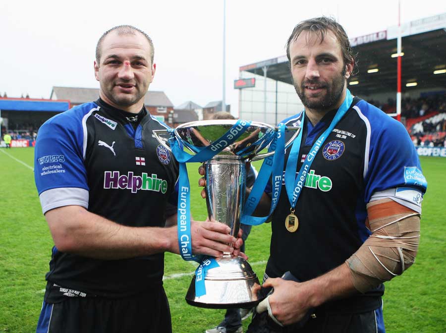 Bath's Steve Borthwick and Danny Grewcock show off the Amlin Challenge Cup
