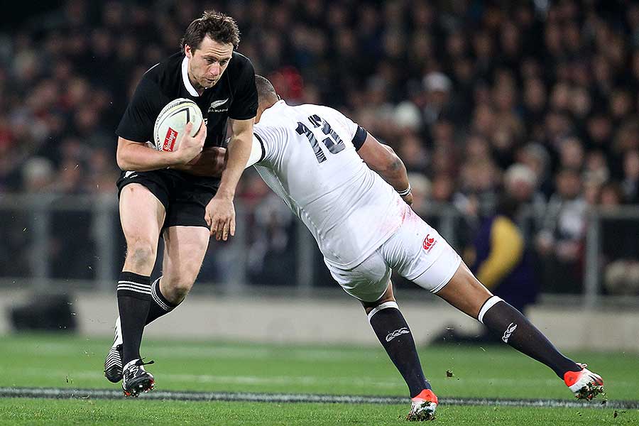 New Zealand's Ben Smith beats England's Luther Burrell