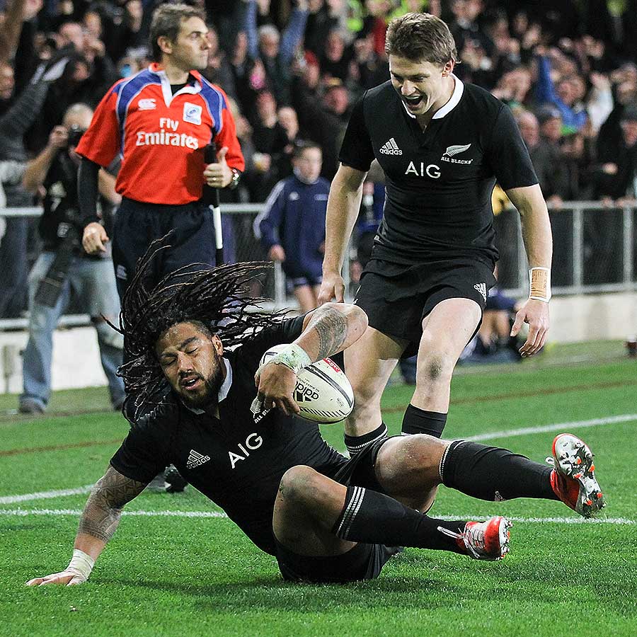 New Zealand's Ma'a Nonu dives over to score a try