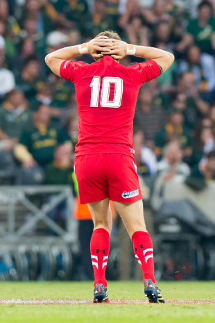 Dan Biggar holds his head in his hands after missing a drop goal attempt, South Africa v Wales, second Test, Mbombela Stadium, June 21, 2014