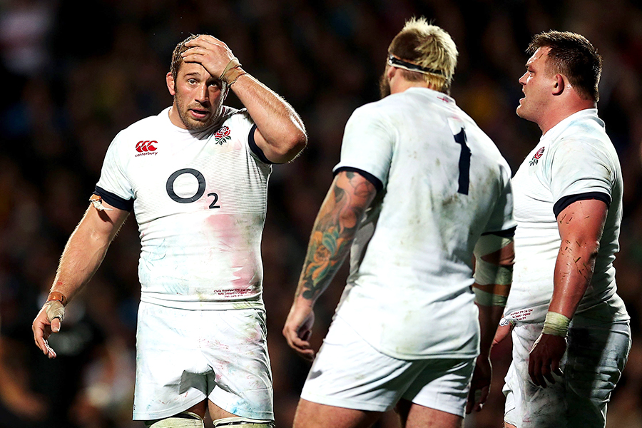 Chris Robshaw shows his frustration