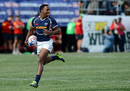 Carlin Isles runs in for a try