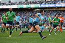 New South Wales Waratahs' Rob Horne scores a try