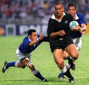 Jonah Lomu rampages through the Samoan defence, 1998 Commonwealth Games, Malaysia, 14 September, 1998