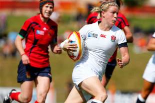 England's Danielle Waterman makes a break, 2014 Women's Rugby World Cup, Marcoussis, August 5, 2014