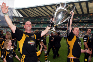 Wasps' retiring captain Lawrence Dallaglio parades the Premiership trophy alongside prop Tim Payne, London Wasps v Leicester Tigers, Premiership final, Twickenham, May 31 2008.