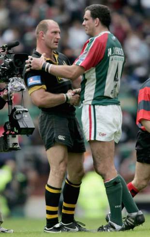 Former England team-mates Lawrence Dallaglio and the retiring Martin Johnson shake hands after Wasps victory, London Wasps v Leicester Tigers, Premiership final, Twickenham, May 14 2005.