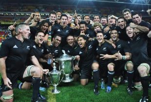 New Zealand celebrate winning the 2008 Tri-Nations and retaining the Bledisloe Cup