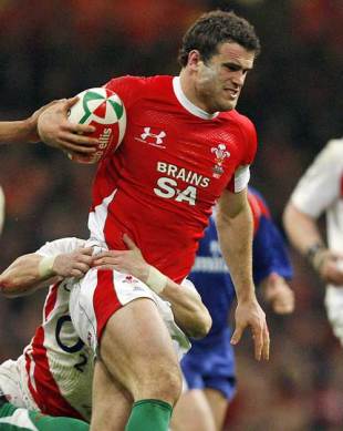 Wales' centre Jamie Roberts stretches the England defence, Wales v England, Six Nations Championship, Millennium Stadium, Cardiff, Wales, February 14, 2009.