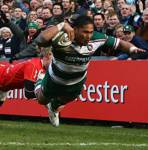 Leicester wing Alesana Tuilagi dives in to score