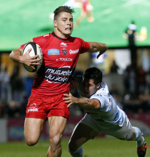 Toulon's James O'Connor tries to make some yards, Racing Metro v Toulon,  Top 14, Colombes. August 30, 2014