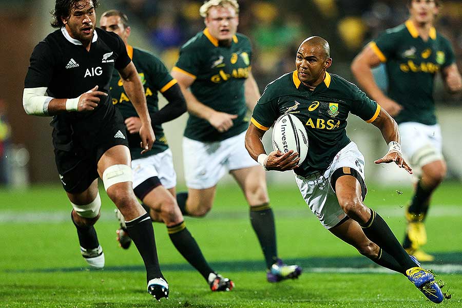 South Africa's Cornal Hendricks cuts back to score a try