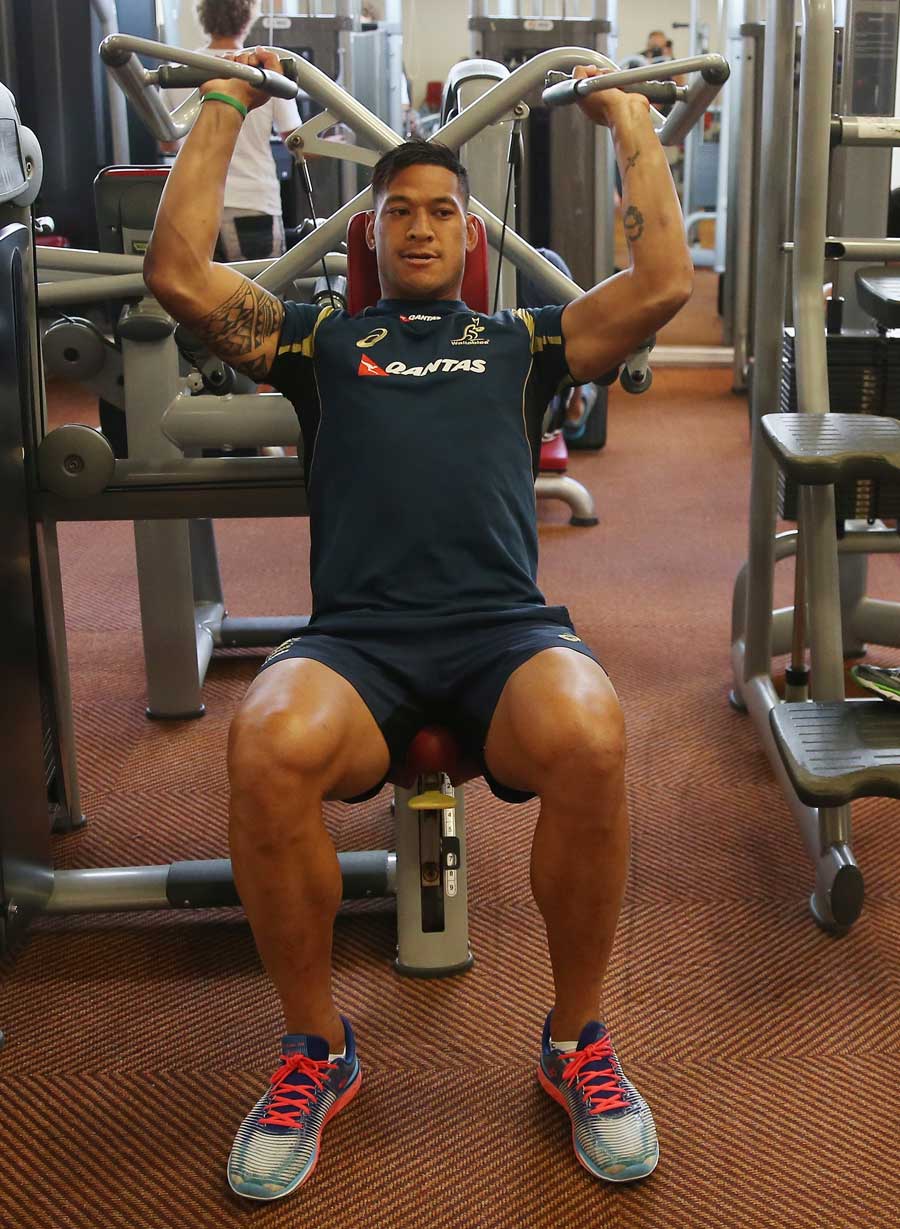 Australia's Israel Folau goes through his paces in the gym
