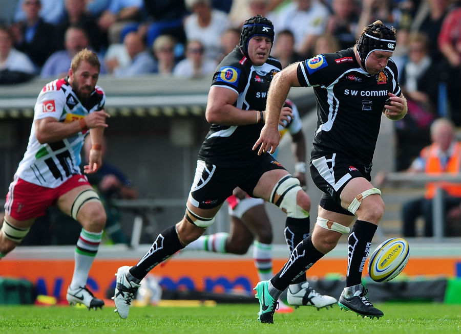 Exeter's Thomas Waldrom chips ahead for their first try