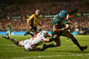 Leicester Tigers' Graham Kitchener goes over for his side's second try