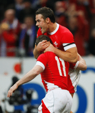 Lee Byrne of Wales celebrates his try with Shane Williams, France v Wales, Six Nations Championship, Stade de France on February 27, 2009 in Paris, France