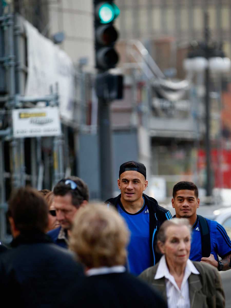 Sonny Bill Williams and the All Blacks explore Chicago