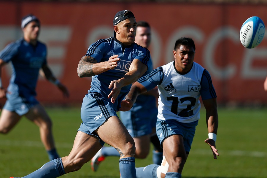 Sonny Bill Williams fires a pass in training