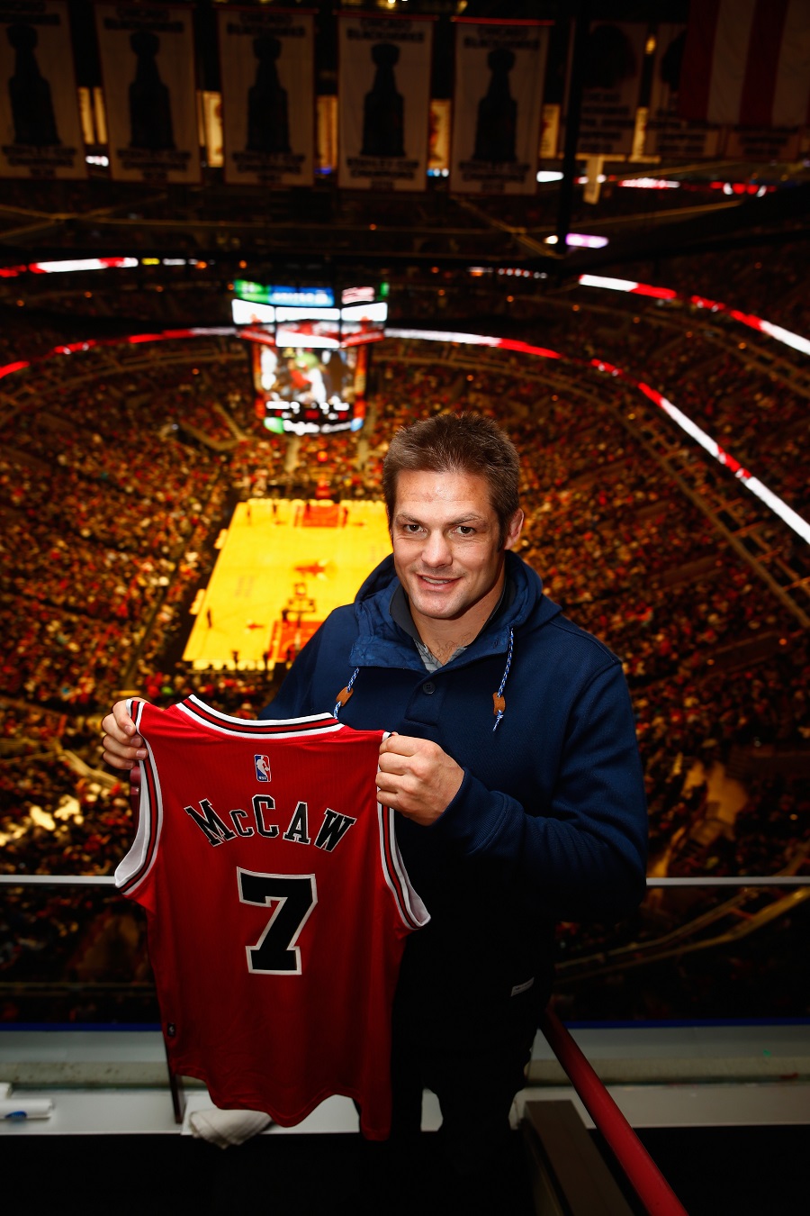 Richie McCaw takes in a Chicago Bulls game
