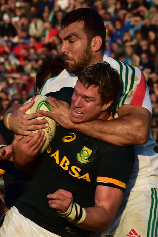 Jean de Villiers is wrapped up by Italy's Quintin Geldenhuys, Italy v South Africa, Autumn internationals, Padova, Italy, November 22, 2014
